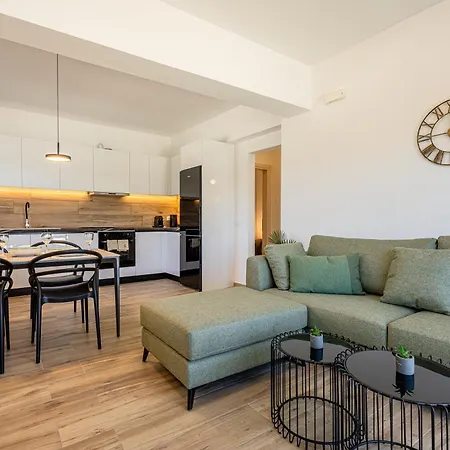 Terra Rossa - Modern With Castle View * ארכאנגלוס