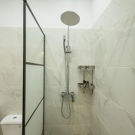 Terra Rossa - Modern With Castle View דירה