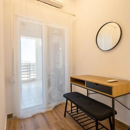 Terra Rossa - Modern With Castle View ארכאנגלוס