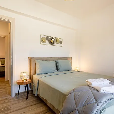Terra Rossa - Modern With Castle View