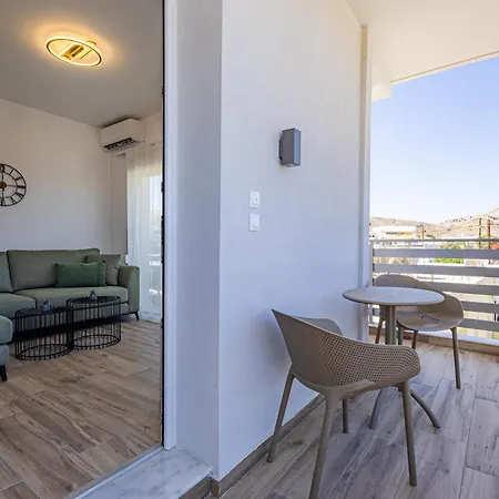 Terra Rossa - Modern With Castle View