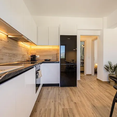 דירה Terra Rossa - Modern With Castle View